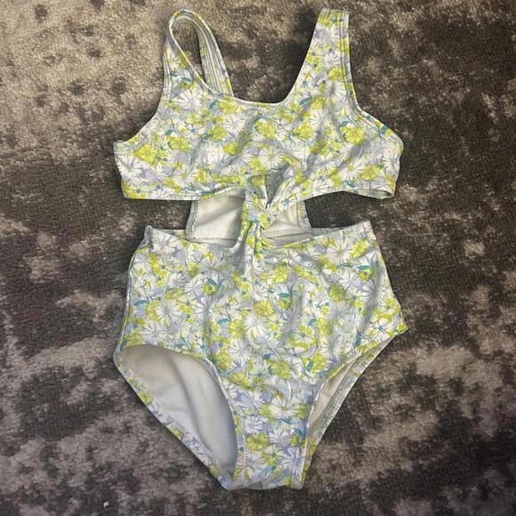 Oskosh B’Gosh Girls One-Piece Green, White, Light Blue Floral Pattern Size 5 - Picture 2 of 3